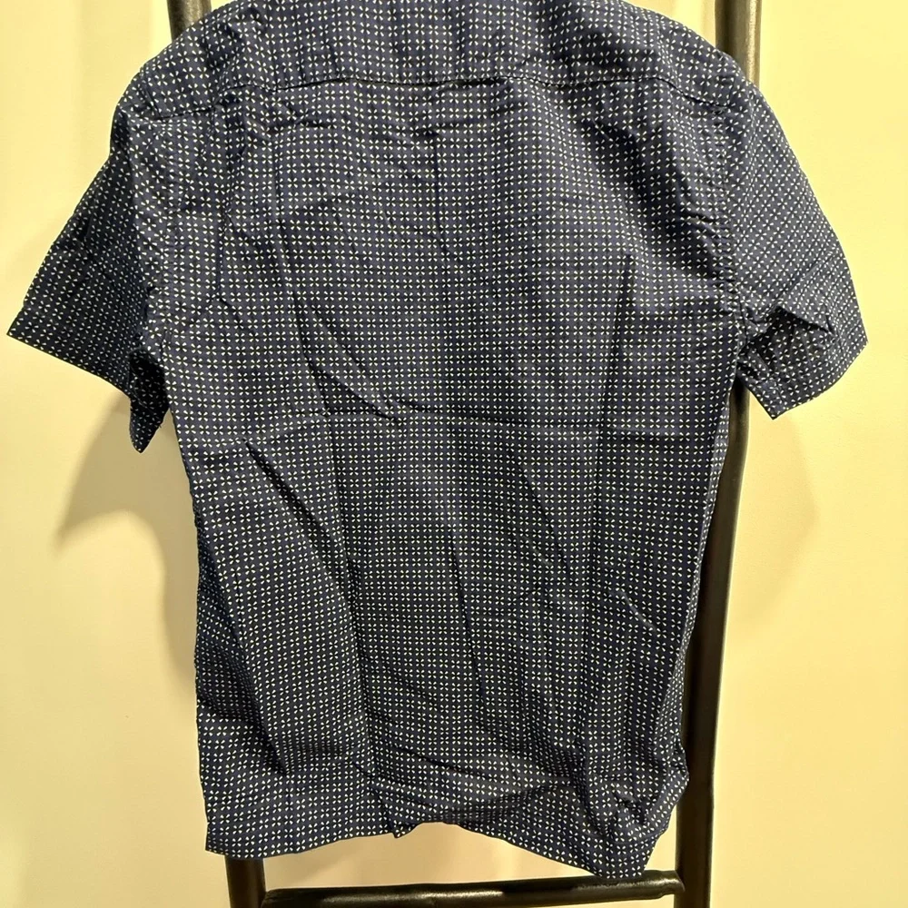 Banana Republic Navy and White Patterned Men's Shirt - Picture 8 of 8